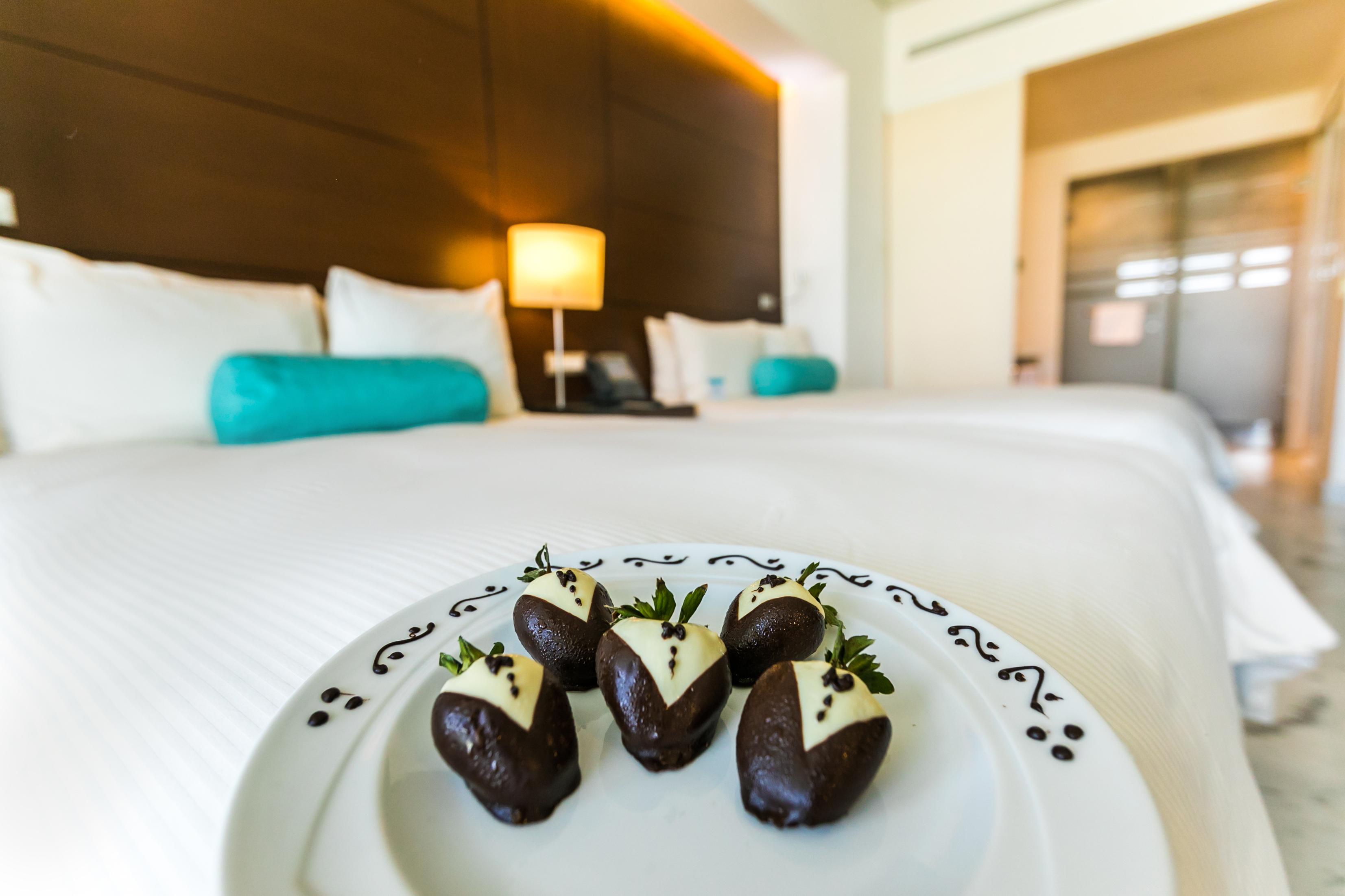Palacio Mundo Imperial Riviera Diamante Acapulco Ngoại thất bức ảnh Chocolate-covered strawberries